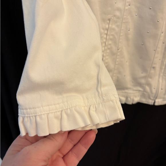 Quacker Factory White Studded Ruffle Jean Jacket Women’s Large Style #A261709 - Picture 4 of 11